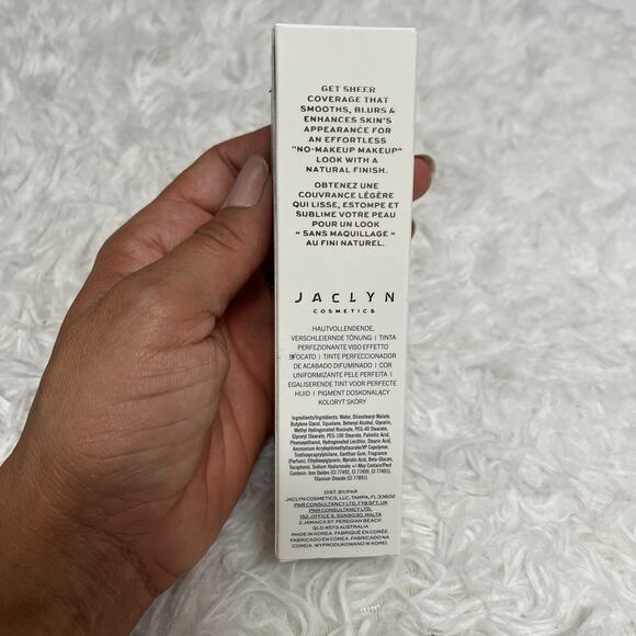 Jaclyn Cosmetics Skin Perfecting Blurring Tint Deep Rich sheer coverage - Picture 3 of 6